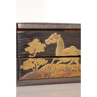 紫檀風 馬図蒔絵重香合　Q001 