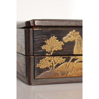 紫檀風 馬図蒔絵重香合　Q001 