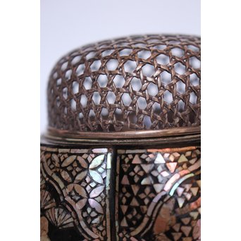 阿古陀型 螺鈿/青貝入香炉　Q002 