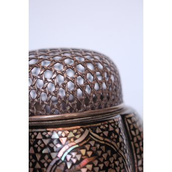 阿古陀型 螺鈿/青貝入香炉　Q002 