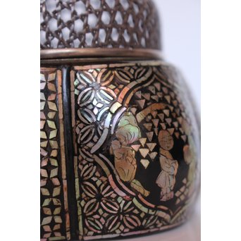 阿古陀型 螺鈿/青貝入香炉　Q002 