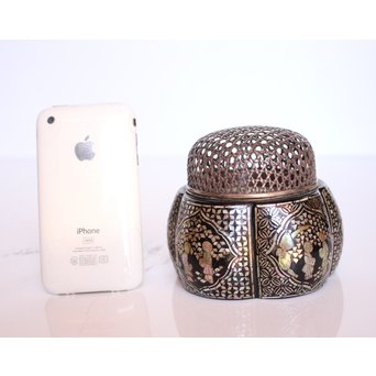 阿古陀型 螺鈿/青貝入香炉　Q002 