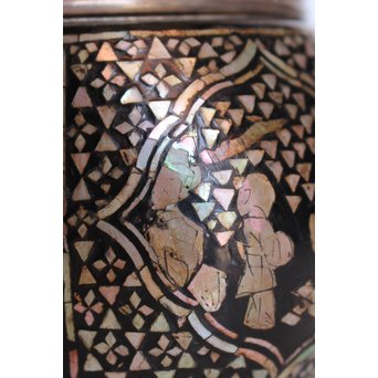 阿古陀型 螺鈿/青貝入香炉　Q002 