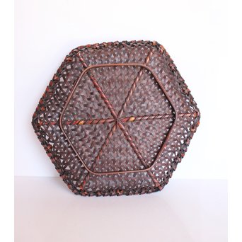 人間国宝 飯塚小玕斎 六角竹編籠　U009 