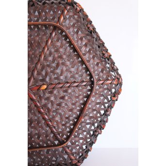 人間国宝 飯塚小玕斎 六角竹編籠　U009 