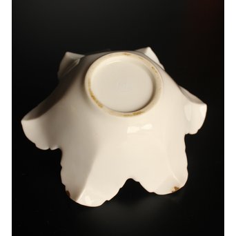 五代 清水六兵衛 白磁百合向付5客　P016 裏から見て金継があるのが2点