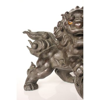 市岡紫雲 玉獅子置物　M017 