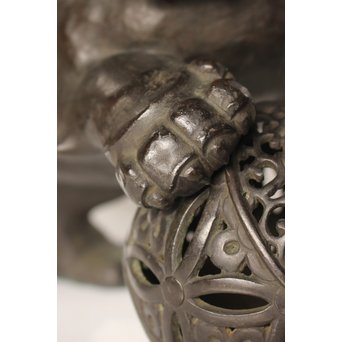 市岡紫雲 玉獅子置物　M017 