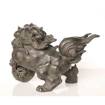 市岡紫雲 玉獅子置物　M017 