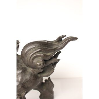 市岡紫雲 玉獅子置物　M017 