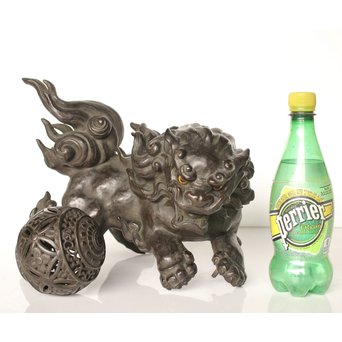 市岡紫雲 玉獅子置物　M017 