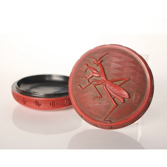 玉楮象谷 明堆朱写 蟷螂紋香合　Q014