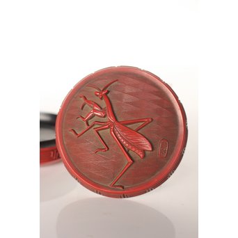 玉楮象谷 明堆朱写 蟷螂紋香合　Q014 