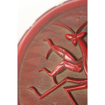 玉楮象谷 明堆朱写 蟷螂紋香合　Q014 