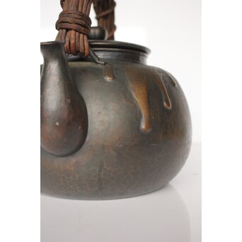 玉川堂 鎚起銅製 甕垂文湯沸/銅瓶 アケビ蔓弦　M042 