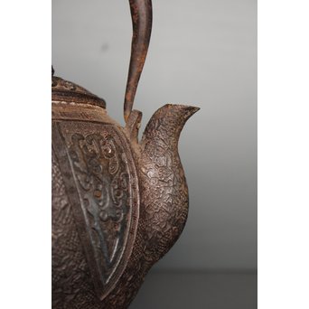 金龍堂大國/大国造 特別底款 日ノ丸形象嵌入饕餮紋鉄瓶　M047 