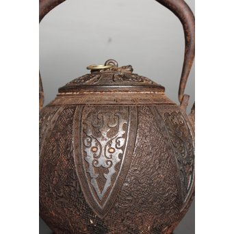 金龍堂大國/大国造 特別底款 日ノ丸形象嵌入饕餮紋鉄瓶　M047 