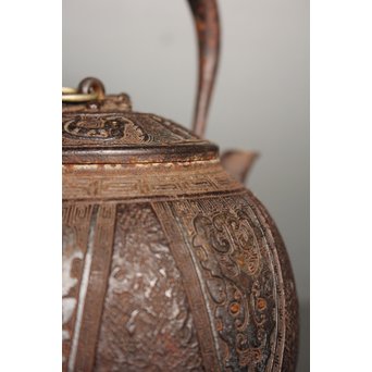 金龍堂大國/大国造 特別底款 日ノ丸形象嵌入饕餮紋鉄瓶　M047 