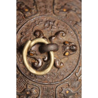 金龍堂大國/大国造 特別底款 日ノ丸形象嵌入饕餮紋鉄瓶　M047 