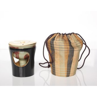 表千家即中斎 二重共箱 龍泉窯飛青磁 馬上杯茶入【法外】　P038 