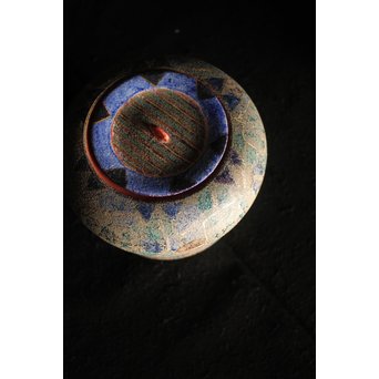 前田正博 色絵金銀彩蓋付壺/水指　P043 