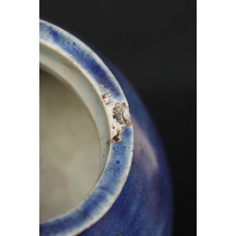 李朝 白磁瑠璃地 刷毛目丸壷　P044 