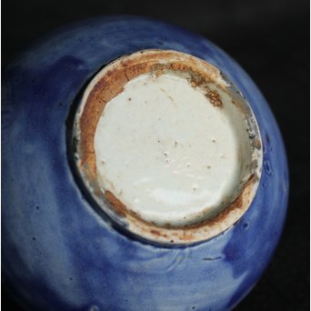 李朝 白磁瑠璃地 刷毛目丸壷　P044 