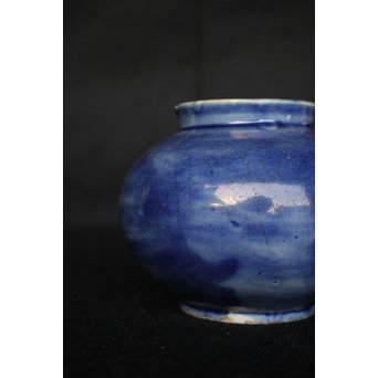 李朝 白磁瑠璃地 刷毛目丸壷　P044 