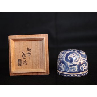 乾山製 真清水蔵六識 饅頭形香合　P052