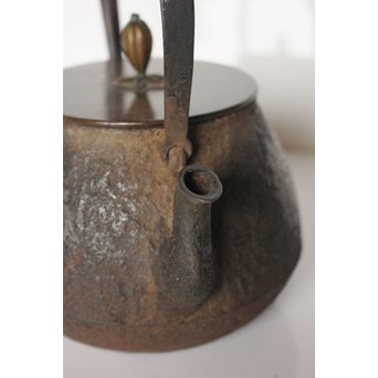 金寿堂 金銀象嵌鉄瓶　M061 