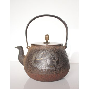 金寿堂 金銀象嵌鉄瓶　M061 