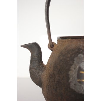 金寿堂 金銀象嵌鉄瓶　M061 