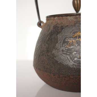 金寿堂 金銀象嵌鉄瓶　M061 