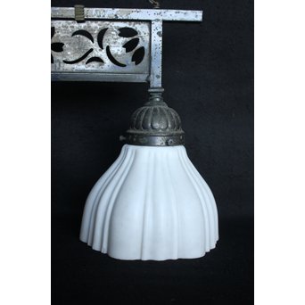 2灯桜紋 花型シェードのシャンデリア照明　A1876 