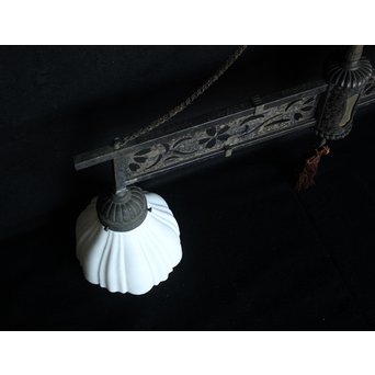 2灯桜紋 花型シェードのシャンデリア照明　A1876 