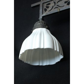 2灯桜紋 花型シェードのシャンデリア照明　A1876 