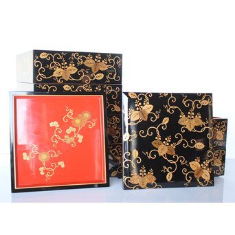 桐唐草蒔絵重箱と重台　Q027 