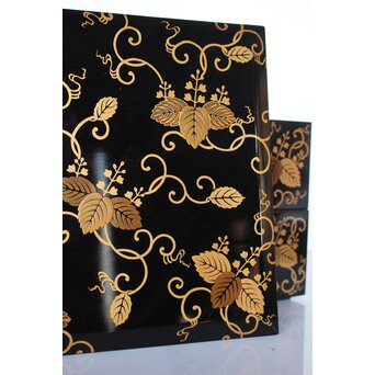 桐唐草蒔絵重箱と重台　Q027 