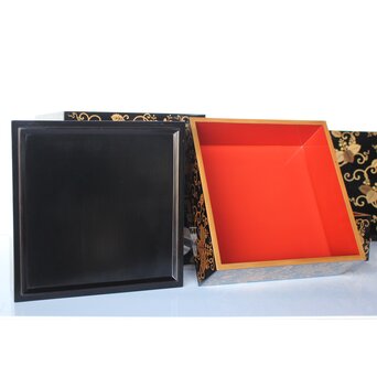 桐唐草蒔絵重箱と重台　Q027 