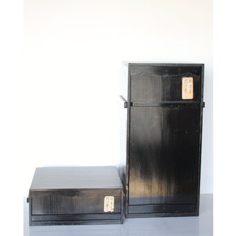 桐唐草蒔絵重箱と重台　Q027 