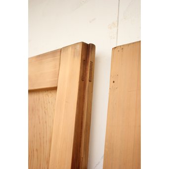 突板杉一枚板戸　B932 B932 B931 ほぼ同種のもの　縦框に切れ込みあり