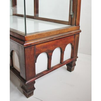 乳白色ガラスのショーケース　G276 