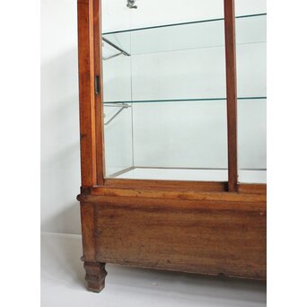 乳白色ガラスのショーケース　G276 