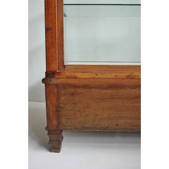 乳白色ガラスのショーケース　G276 