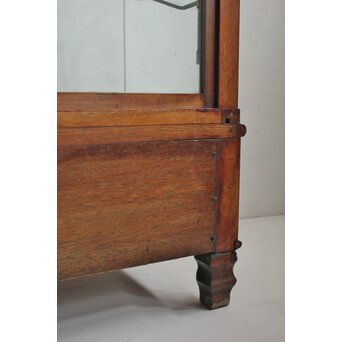 乳白色ガラスのショーケース　G276 