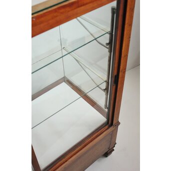 乳白色ガラスのショーケース　G276 