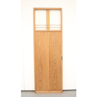 黄色ガラスの白木雪隠戸　GD1191