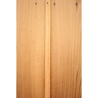 黄色ガラスの白木雪隠戸　GD1191 