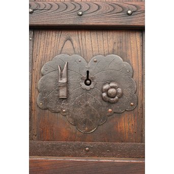 鉄金具の総欅格子蔵戸　W937 