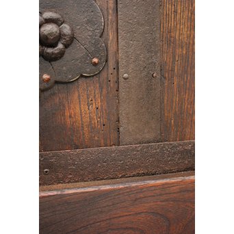 鉄金具の総欅格子蔵戸　W937 